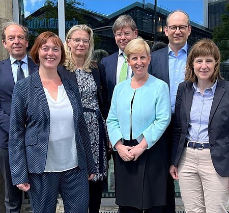DZKJ_Gruppenfoto.jpg