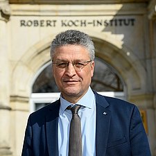 Wieler_vor_RKI_Nahaufnahme_Quelle_BrauerPhotos_J_Reetz.jpg  