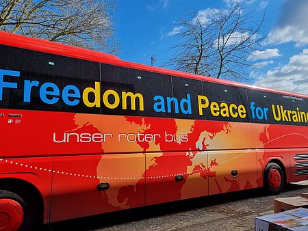 Busse_mit_Hilfsgütern_aus_Greifswald_für_ukrainische_Flüchtlinge_werden_beladen__Foto_Stadtverwaltung__7_.JPG  