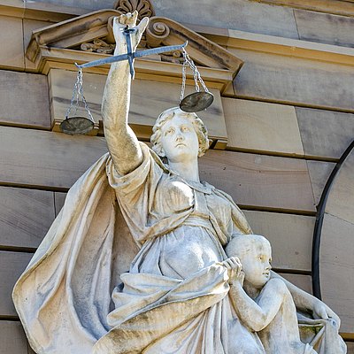 justitia-5341989_quadratisch.jpg  