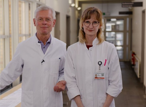 Herr Professor Greinacher zusammen mit Frau Dr. Schönborn Herr Professor Greinacher zusammen mit Frau Dr. Schönborn